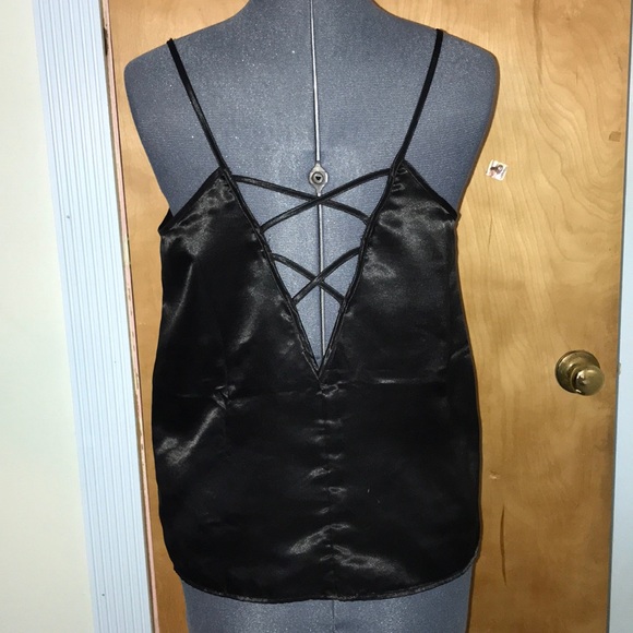 H&M tank top - Picture 2 of 3